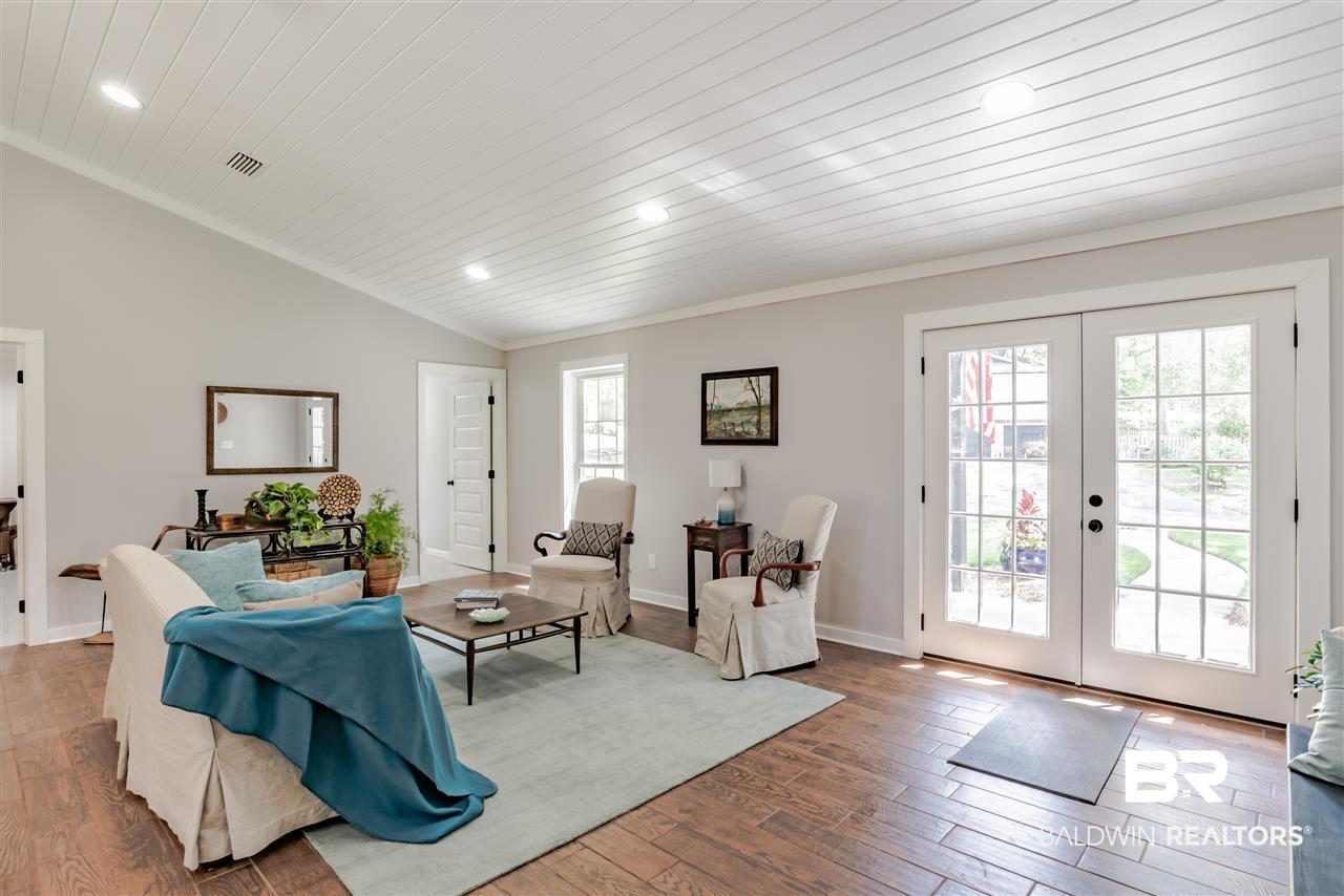 103 Ronforth Street Fairhope, AL 36532 - Photo 12 of 36