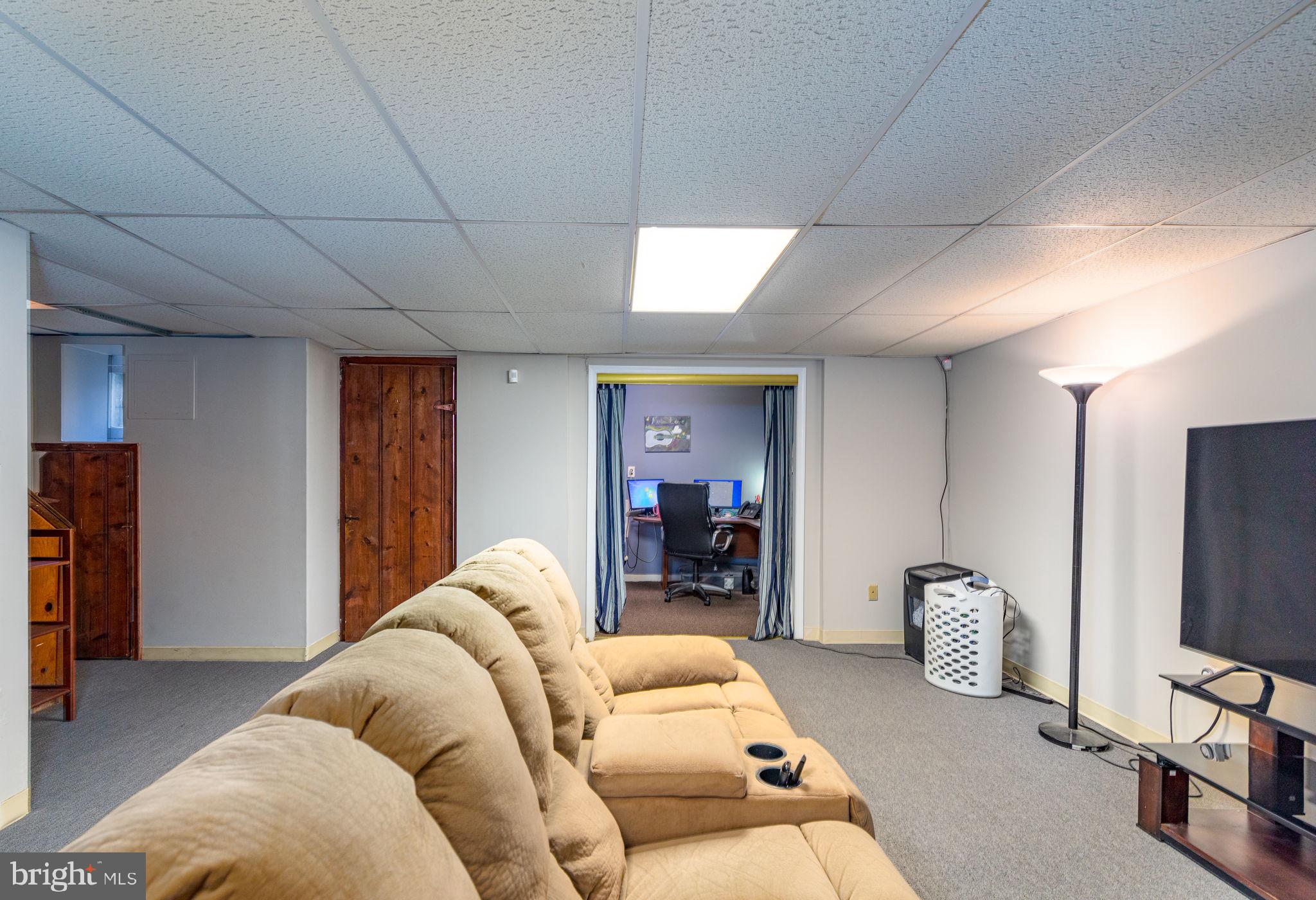 4907 Briarclift Road Baltimore, MD 21229 - Photo 18 of 25 Gallery Image 18