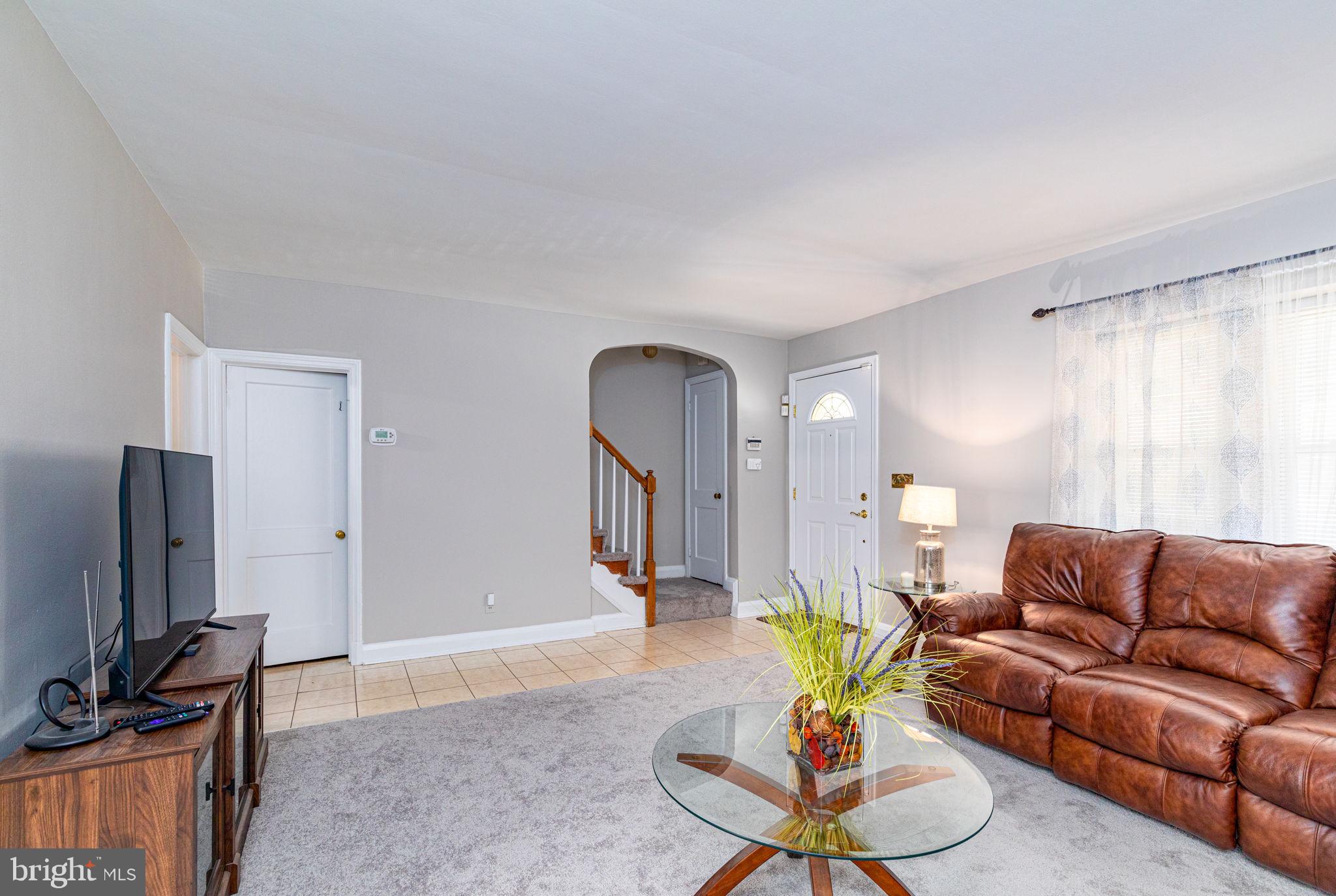 4907 Briarclift Road Baltimore, MD 21229 - Photo 5 of 25 Gallery Image 5