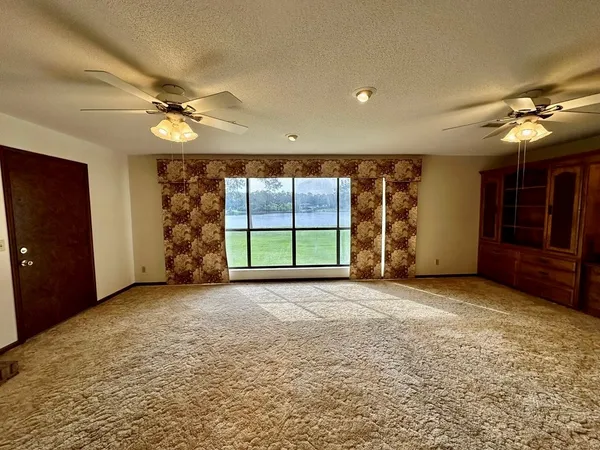 $320,000 | 5704 East Forest Lake Drive, Tifton, GA 31794