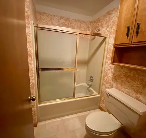 $320,000 | 5704 East Forest Lake Drive, Tifton, GA 31794