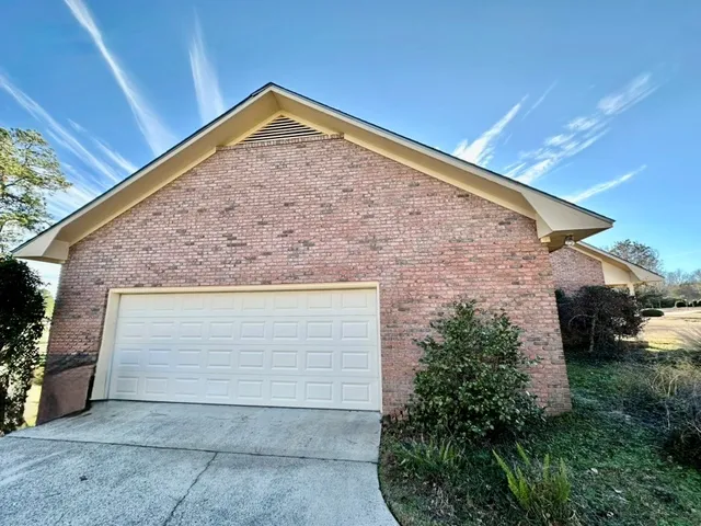 $335,000 | 5704 East Forest Lake Drive, Tifton, GA 31794