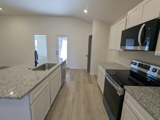 $1,825 | 2008 Cottonwood Avenue, Wolfforth, TX 79382