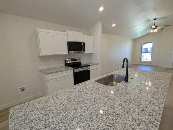 $1,819 | 2008 Cottonwood Avenue, Wolfforth, TX 79382
