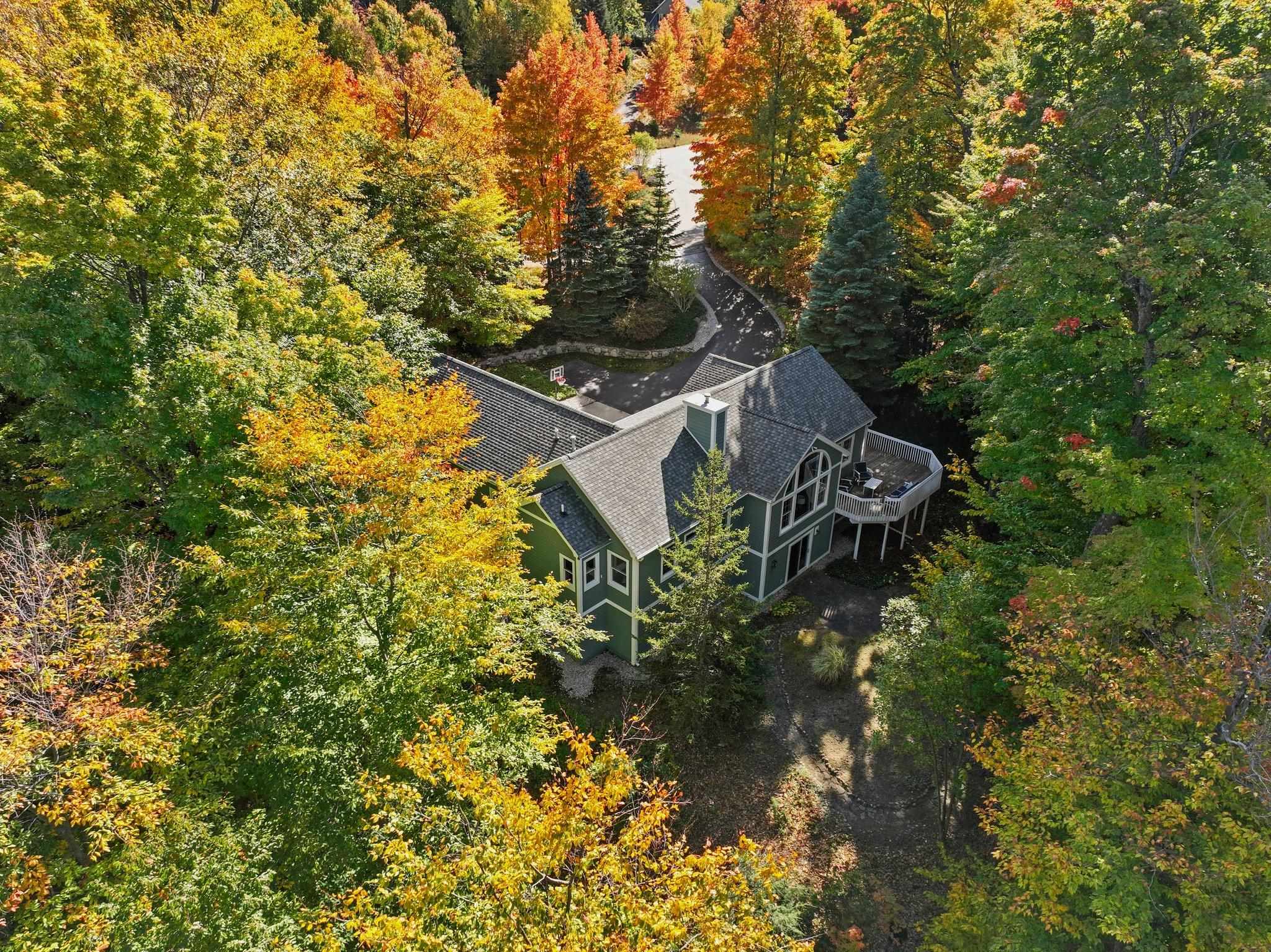 2491 Harbor Reach Road Traverse City, MI 49686 - Photo 8 of 66 1928375-f0c130c4-b667-4e5d-a8e7-d3a631dc07f6.JPG