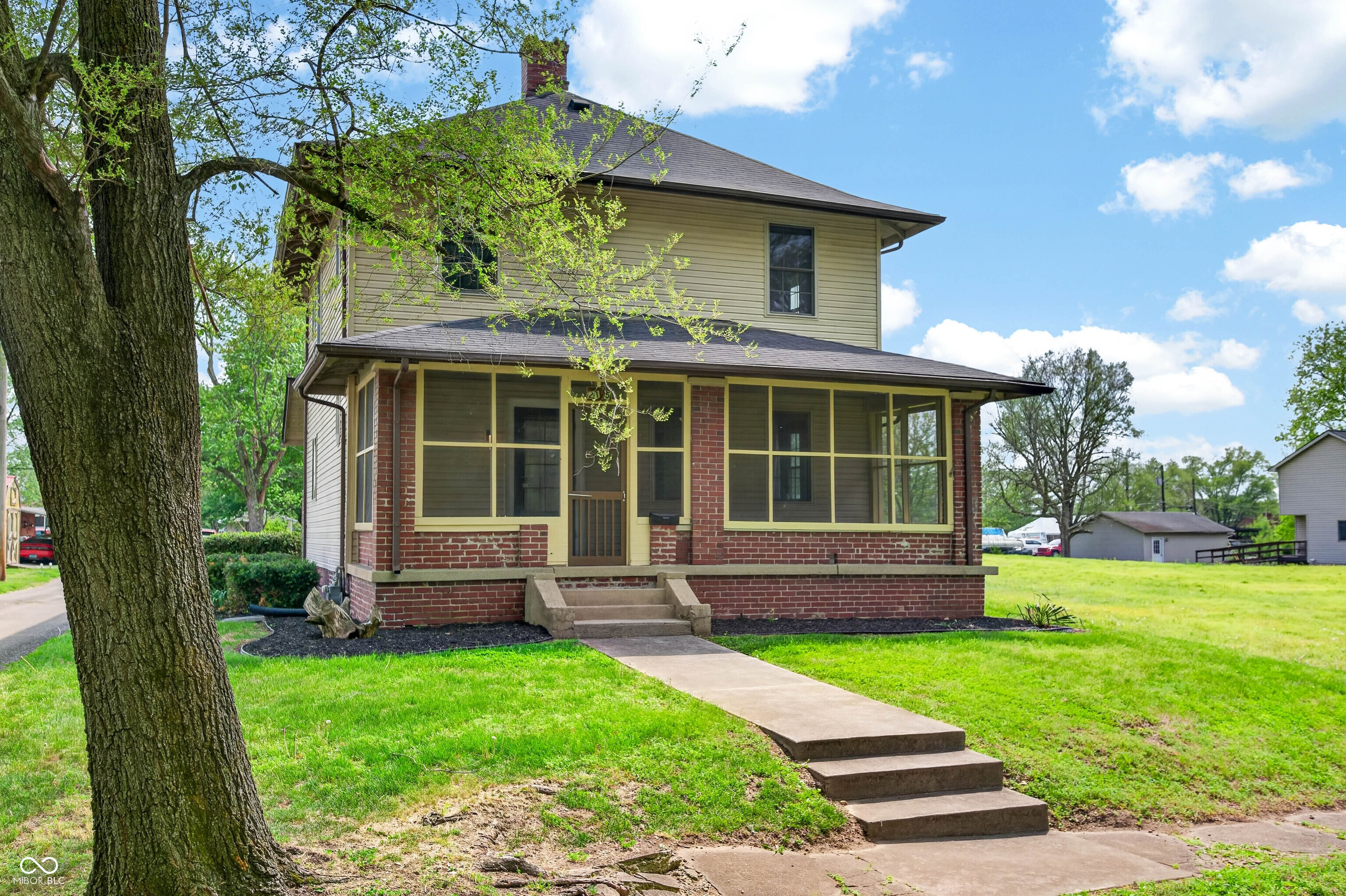 2115 Irwin Drive Columbus, IN 47201 - Photo 5 of 75