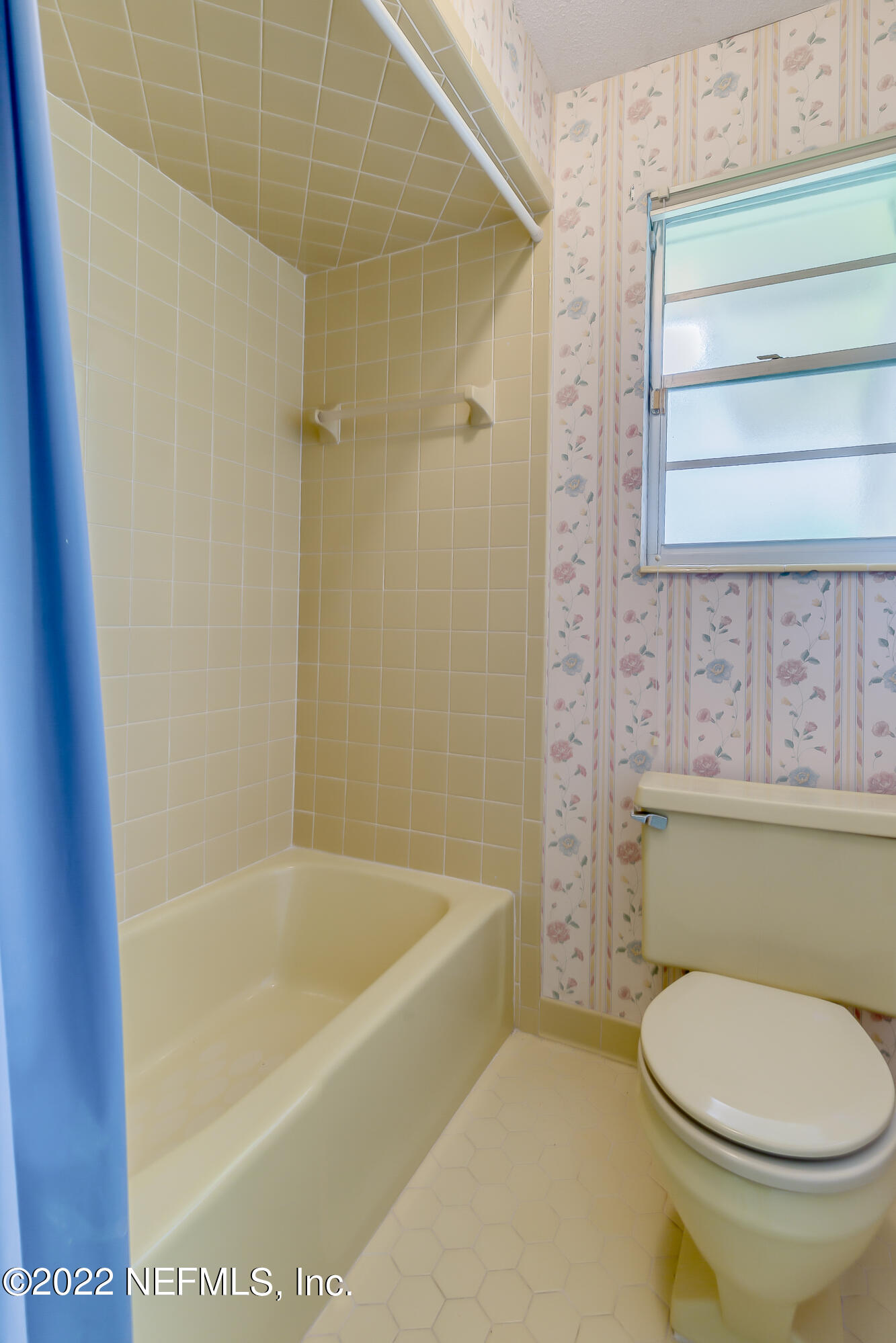9475 Woodhaven Road Jacksonville, FL 32257 - Photo 39 of 78 Guest Bath