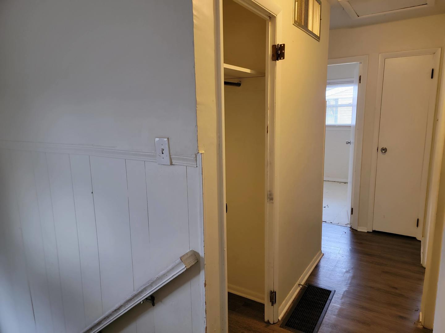 117 South Willow Lane Glenwood, IL 60425 - Photo 14 of 27 a view of a hallway with wooden floor