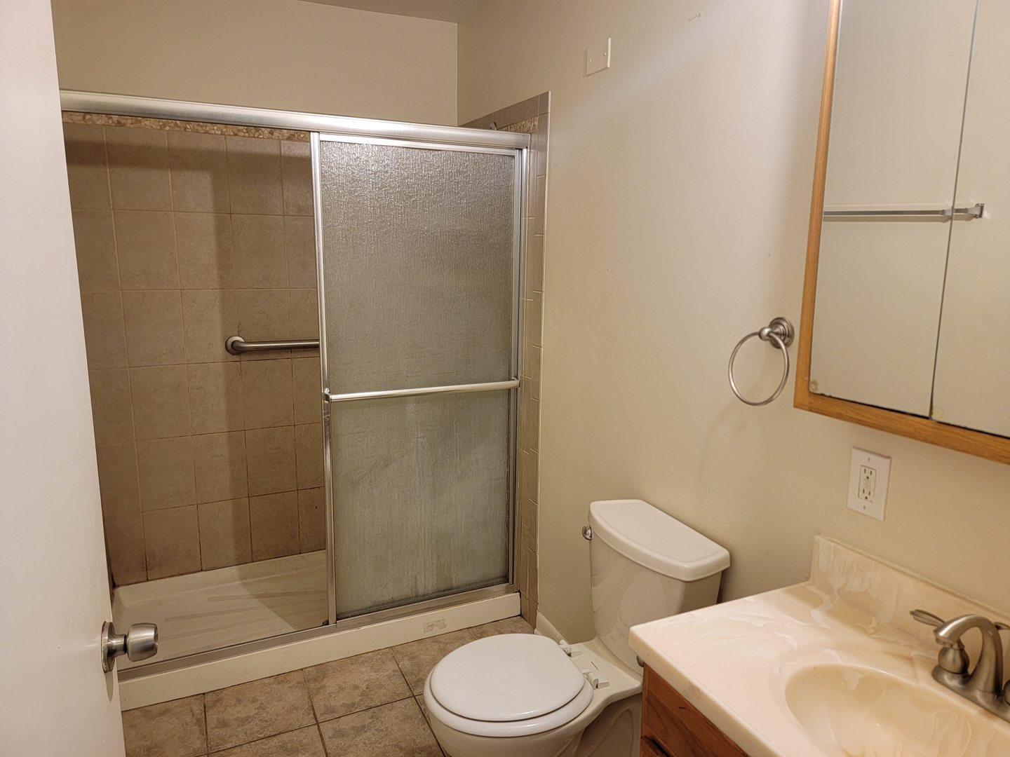 117 South Willow Lane Glenwood, IL 60425 - Photo 15 of 27 a bathroom with a toilet and a sink