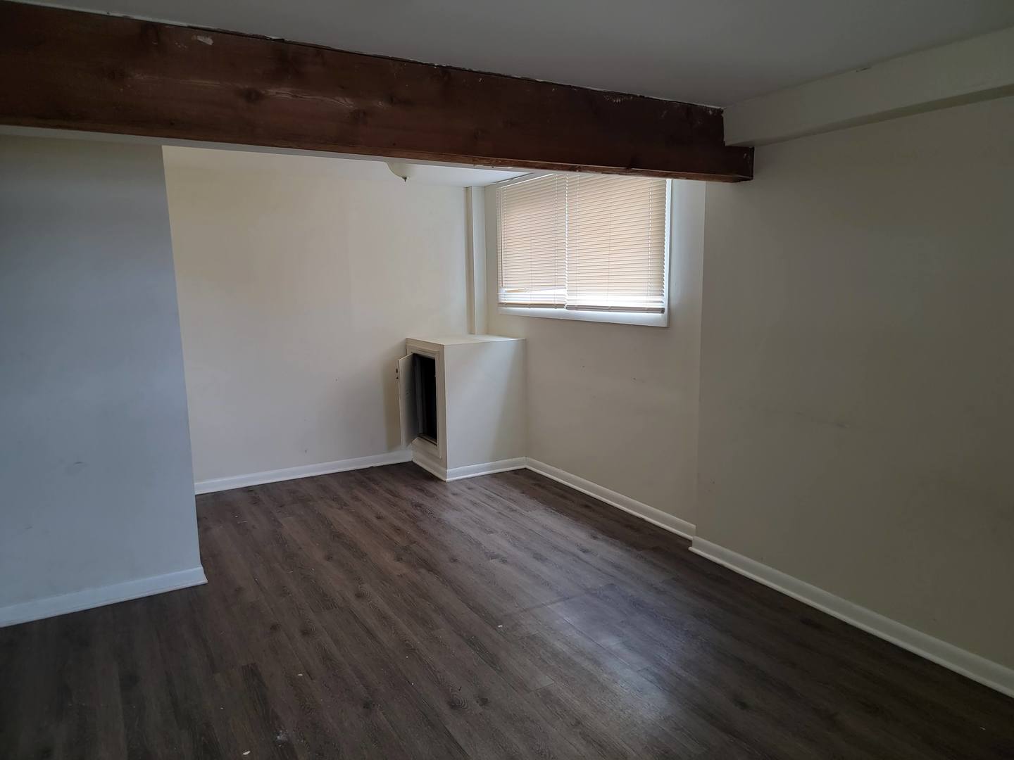 117 South Willow Lane Glenwood, IL 60425 - Photo 27 of 27 an empty room with wooden floor and windows