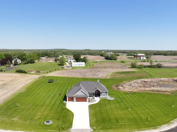 $999,000 | 28516 Blue Crane Court, Rochester, WI 53185