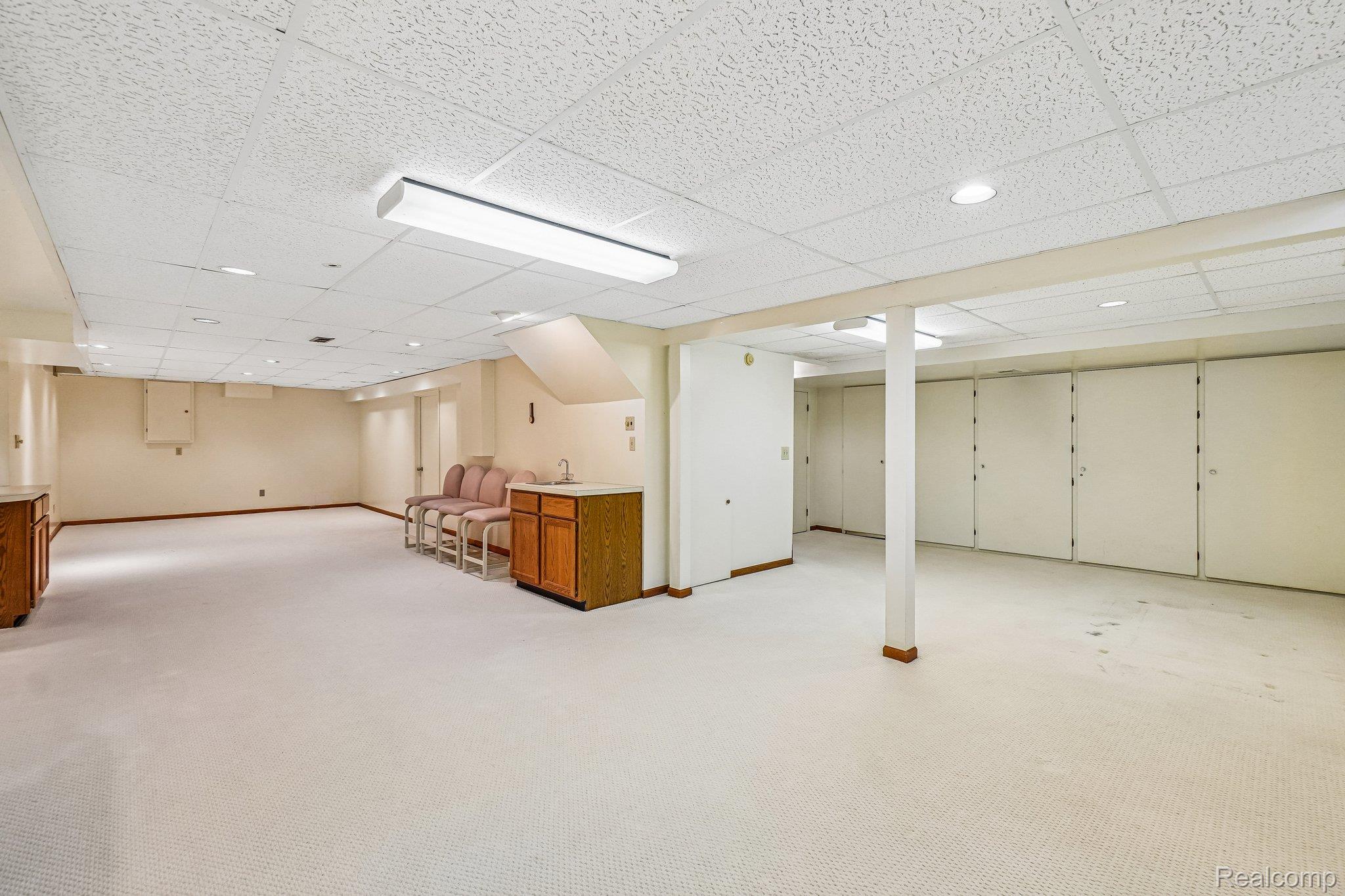 4523 Rivers Edge Drive Troy, MI 48098 - Photo 47 of 66 47-web-or-mls-Rivers Edge Dr-S0306-047.jpg