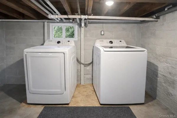 $2,900 | 64-66 Hawley Avenue, Unit 66, West Islip, NY 11795