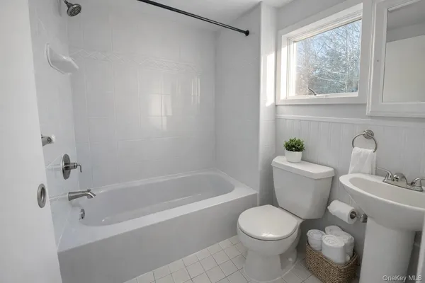 $2,900 | 64-66 Hawley Avenue, Unit 66, West Islip, NY 11795