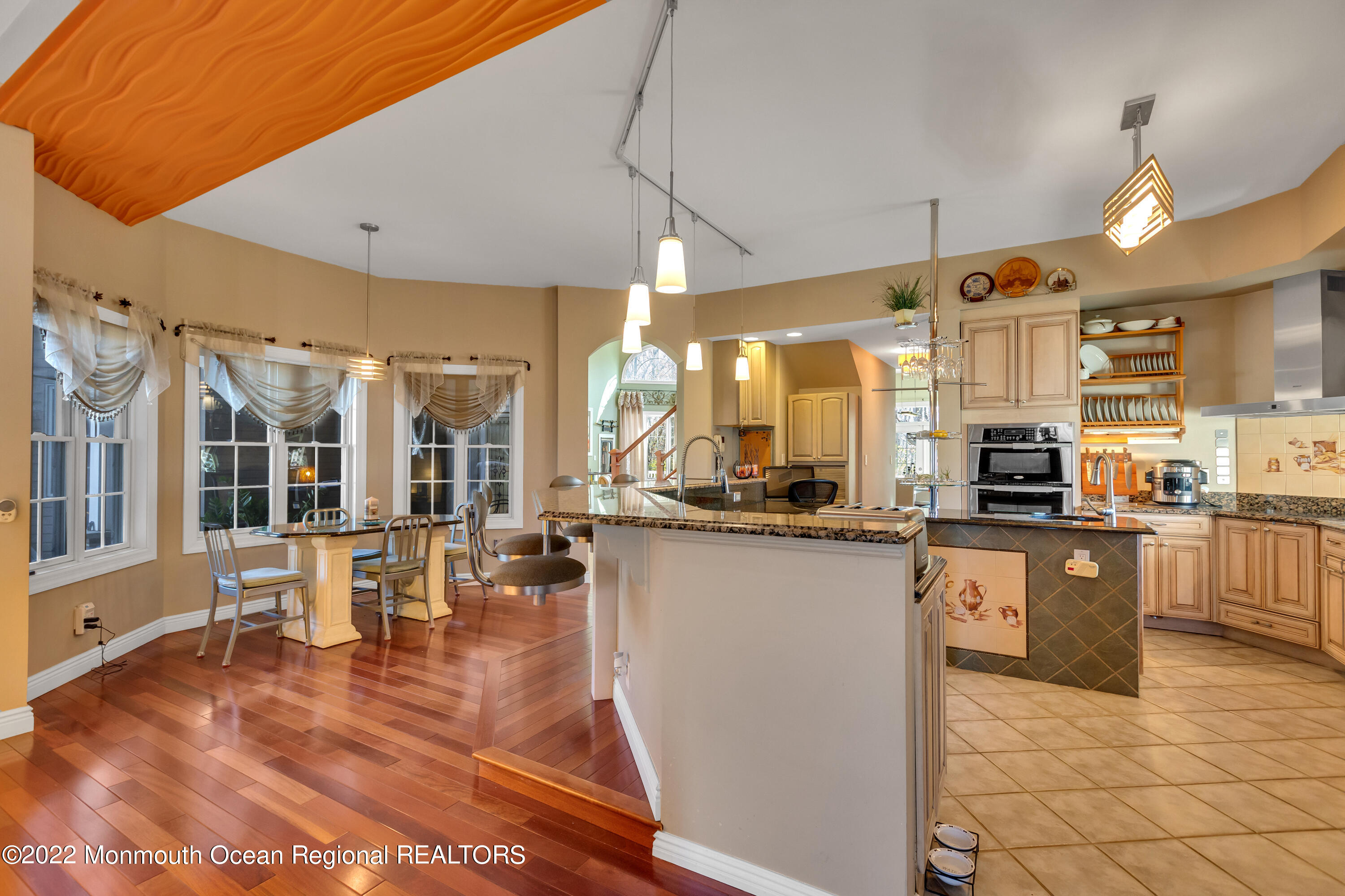 391 Extonville Road Hamilton, NJ 08501 - Photo 3 of 50 ORHevIVw48-8D9B7211