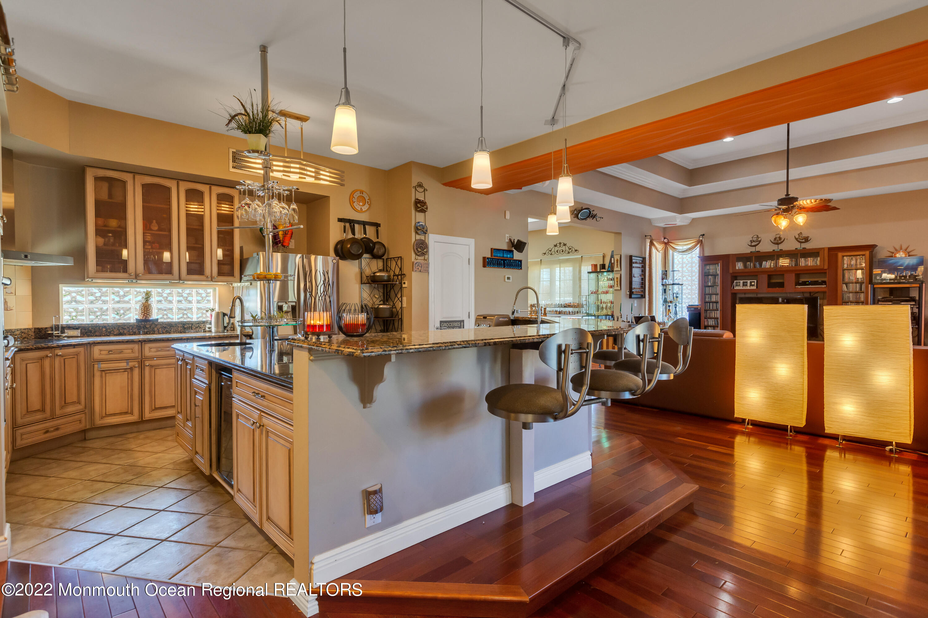 391 Extonville Road Hamilton, NJ 08501 - Photo 4 of 50 ORHevIVw48-8D9B7161