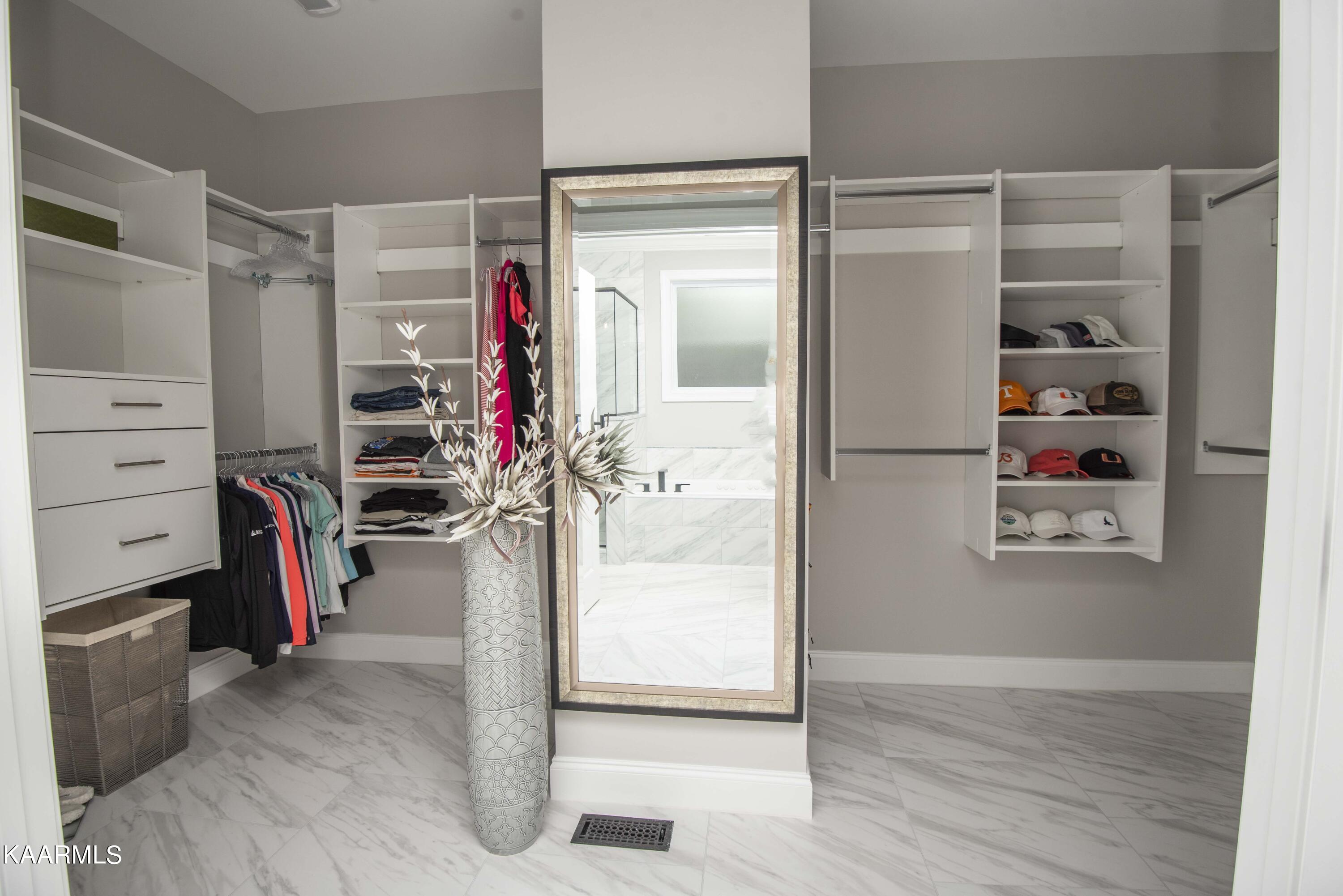 107 Inola Place Loudon, TN 37774 - Photo 19 of 35 master bed 4