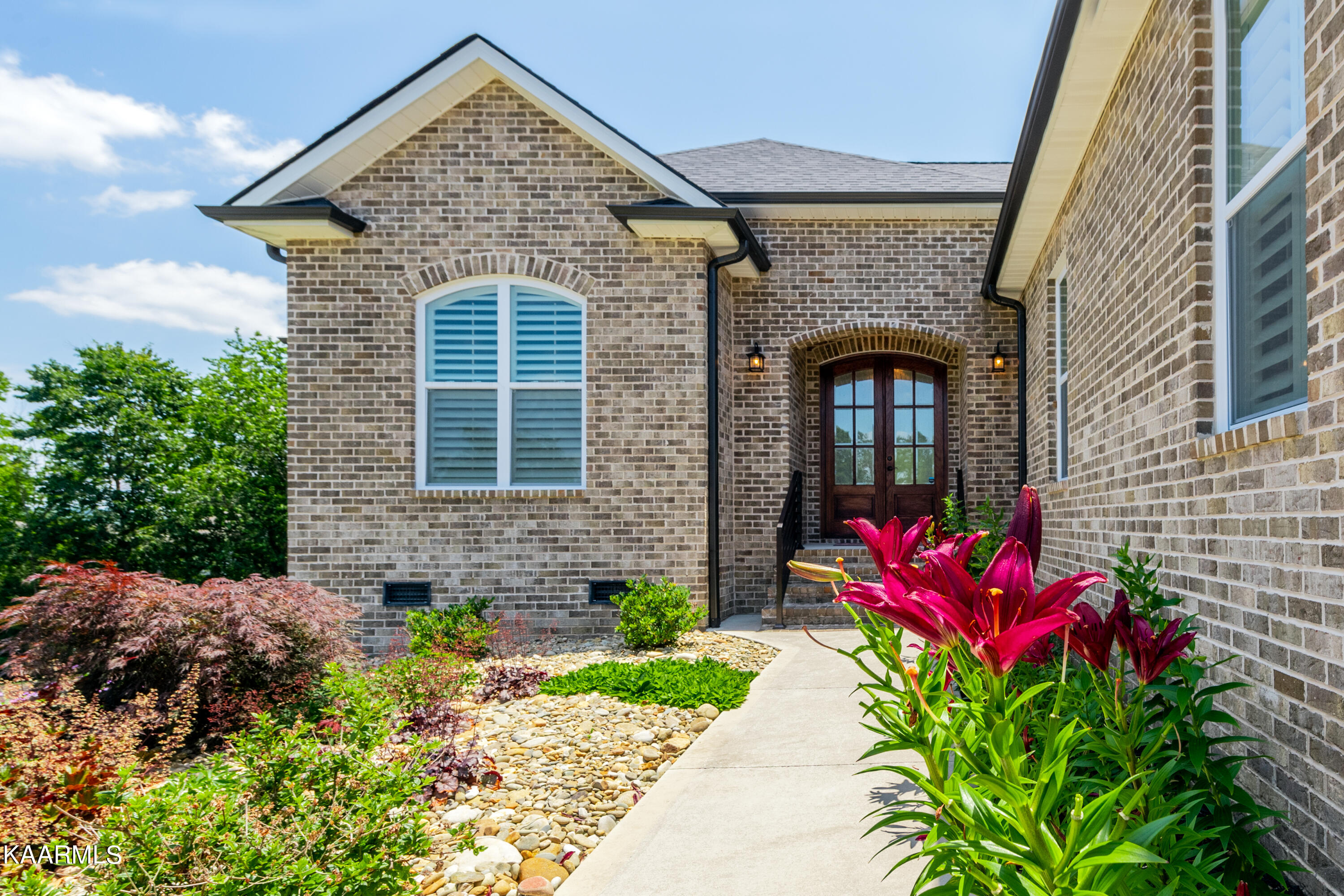 107 Inola Place Loudon, TN 37774 - Photo 2 of 35 HOB_9564-Edit