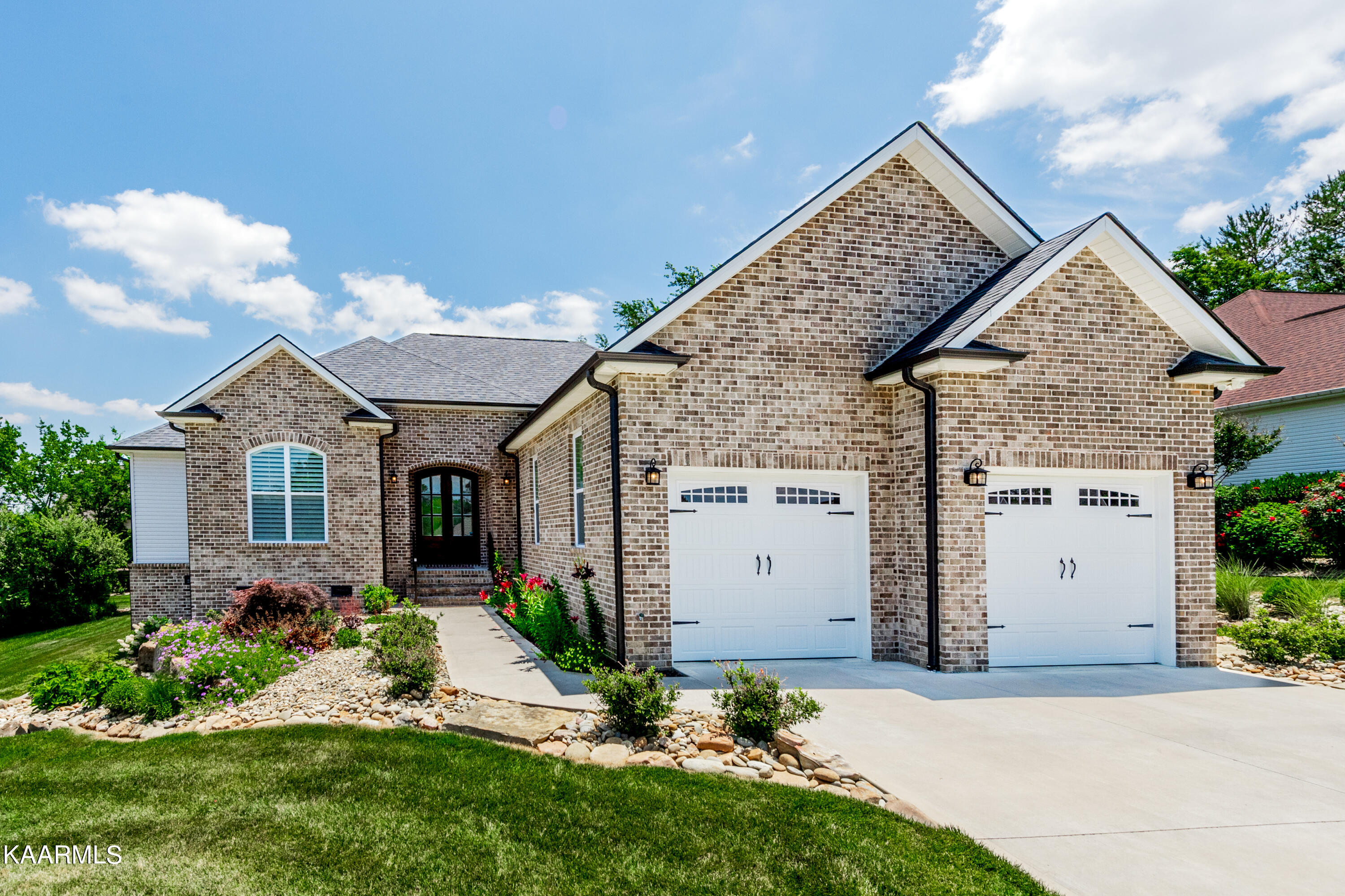 107 Inola Place Loudon, TN 37774 - Photo 3 of 35 HOB_9570-Edit