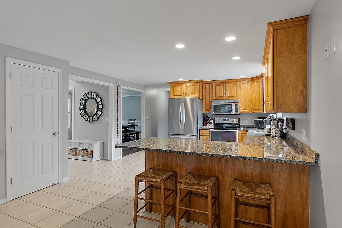 164 North Pond Road Chester, NH 03036 - Photo 9 of 40 Gallery Image 9