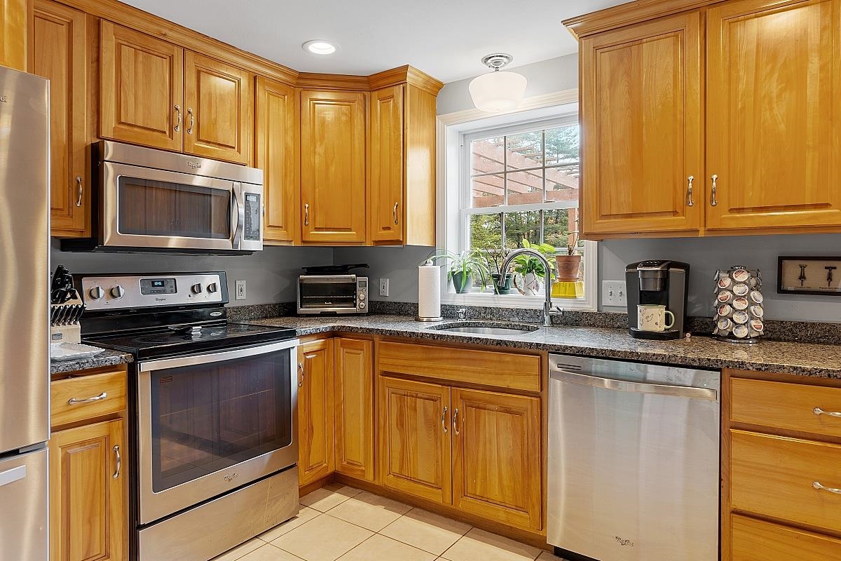 164 North Pond Road Chester, NH 03036 - Photo 10 of 40 Gallery Image 10