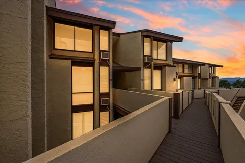 $950,000 | 2737 South Kihei Road, Unit 330, Kihei, HI 96753