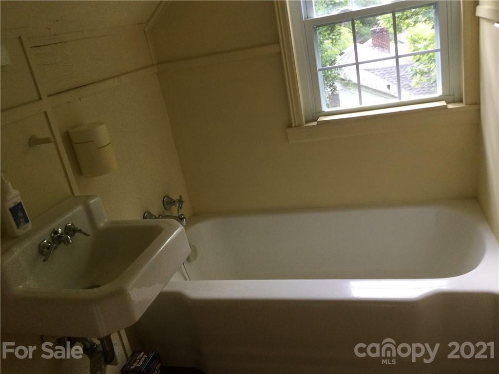 115 Kingsgate Road Asheville, NC 28805 - Photo 19 of 19 Gallery Image 19