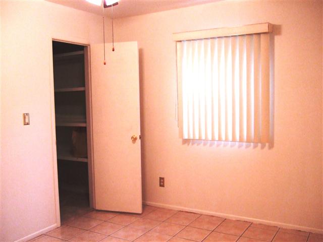 521 East University Drive Rochester, MI 48307 - Photo 17 of 23 31090561-16.JPG