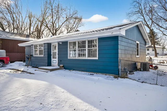 $300,000 | 83 Farrell Street North, Maplewood, MN 55119