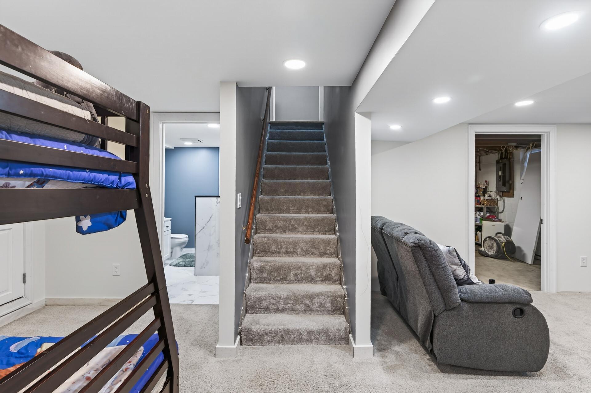 83 Farrell Street North Maplewood, MN 55119 - Photo 15 of 37