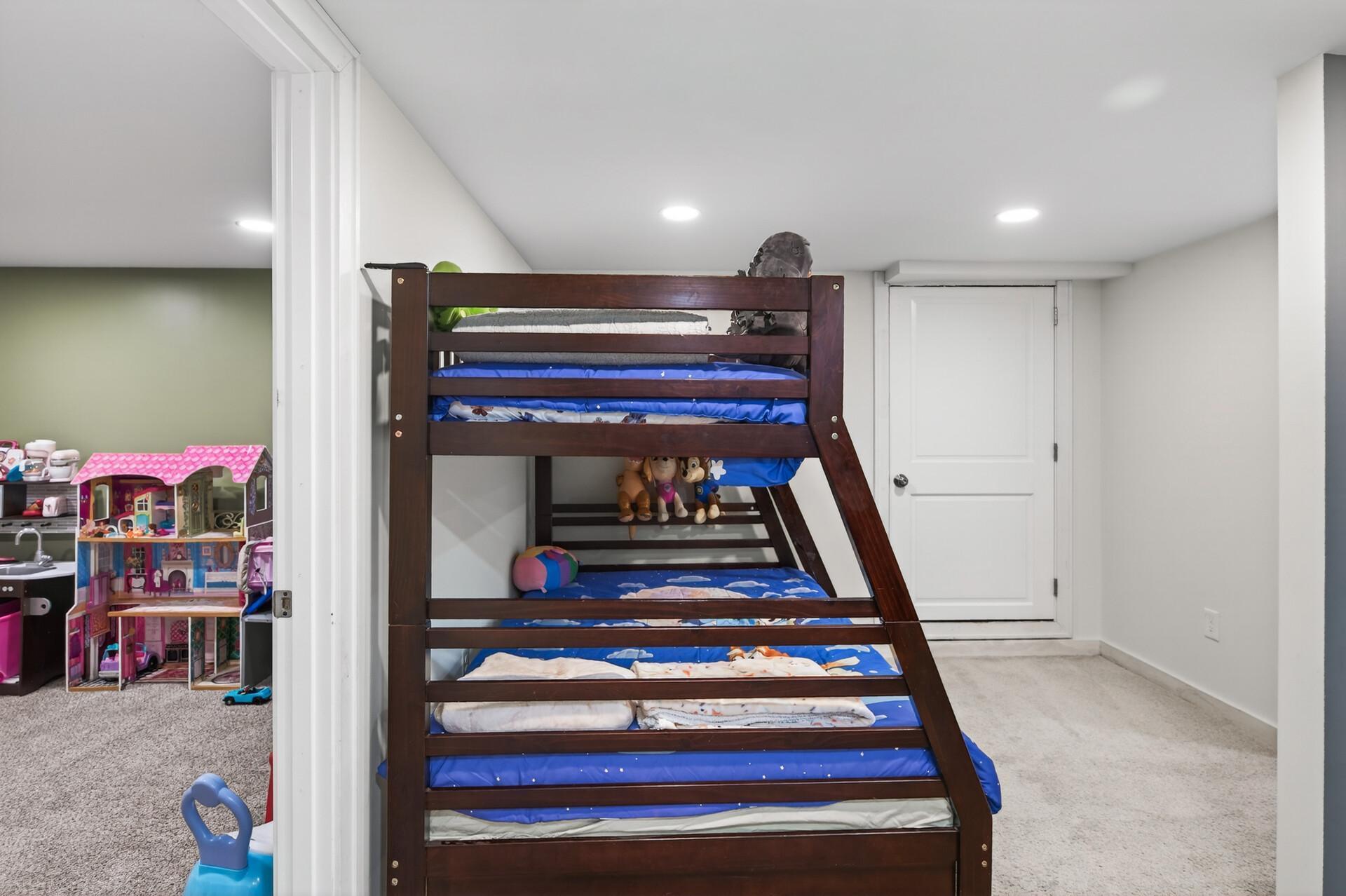 83 Farrell Street North Maplewood, MN 55119 - Photo 18 of 37