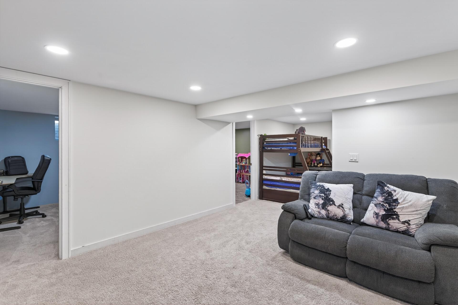 83 Farrell Street North Maplewood, MN 55119 - Photo 20 of 37