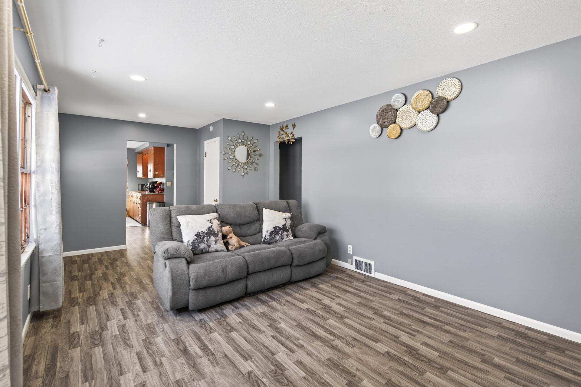 83 Farrell Street North Maplewood, MN 55119 - Photo 6 of 37