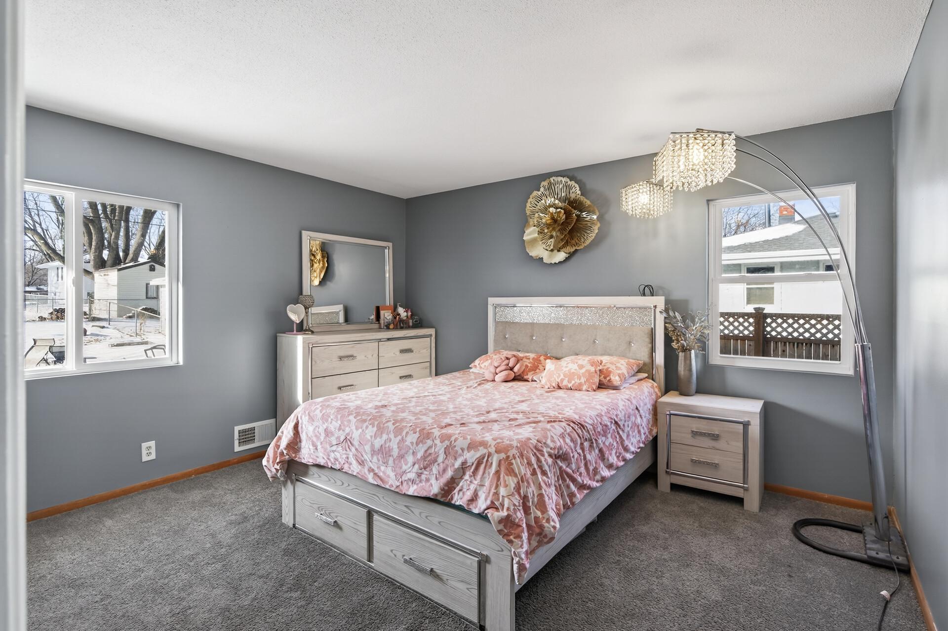 83 Farrell Street North Maplewood, MN 55119 - Photo 10 of 37