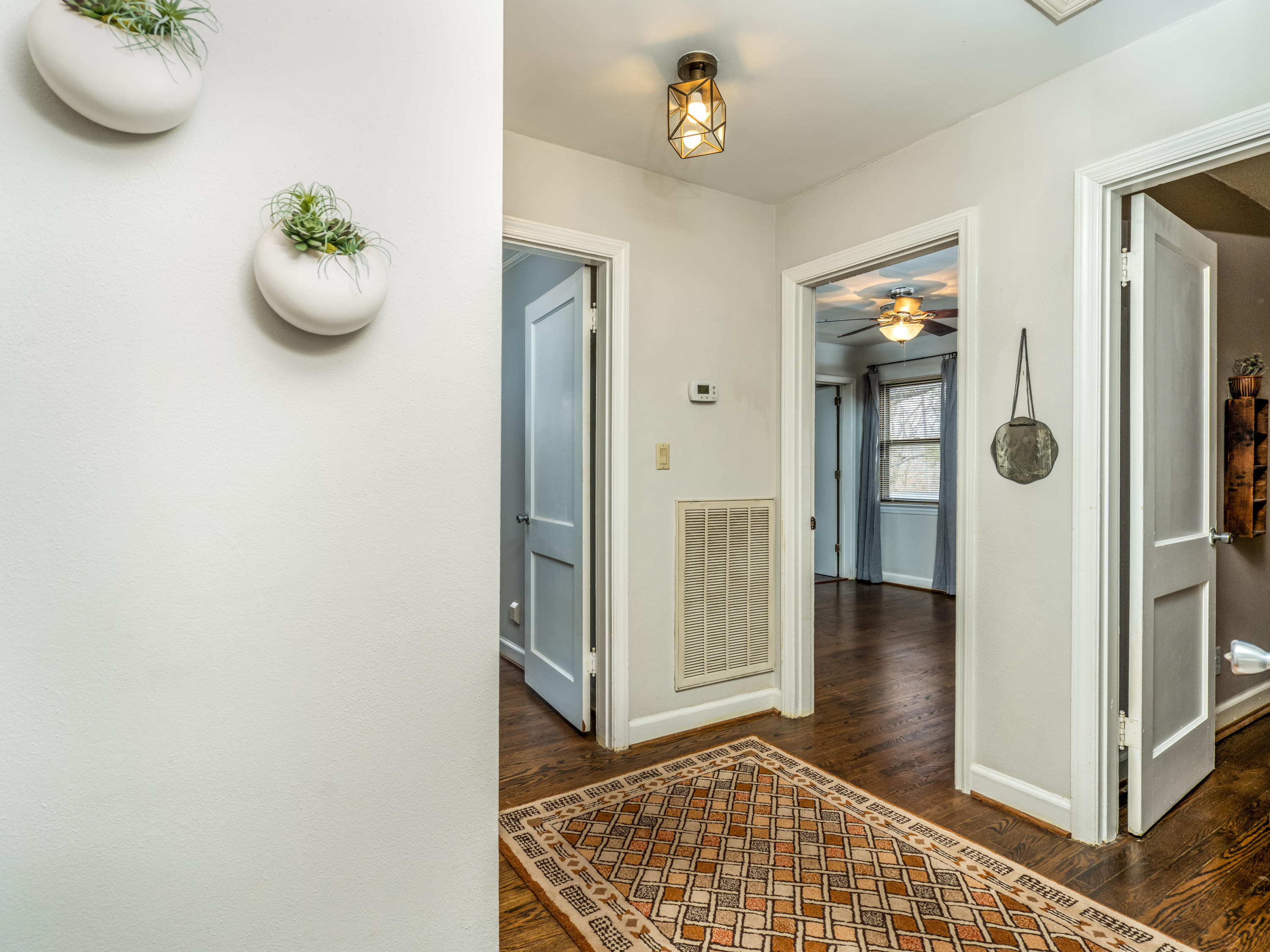 706 Intermont Road Chattanooga, TN 37415 - Photo 12 of 23 2 bed 2 baths