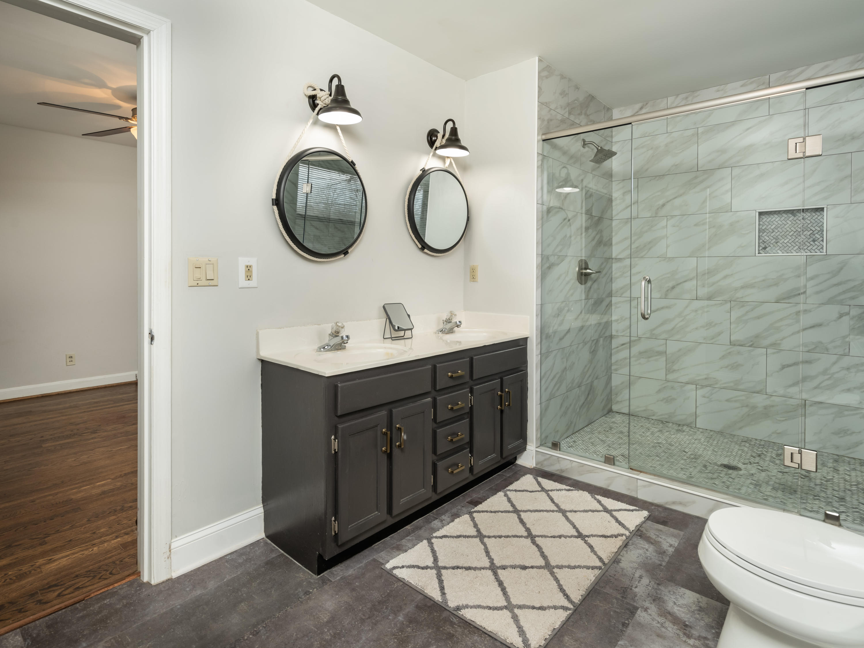706 Intermont Road Chattanooga, TN 37415 - Photo 14 of 23 Primary Bath