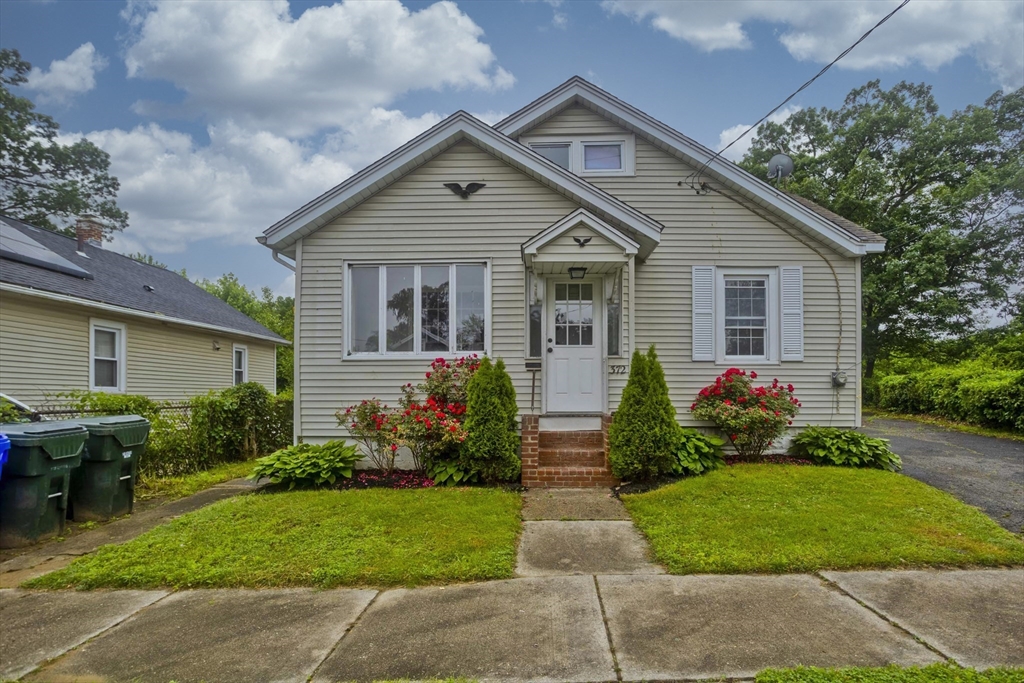 372 El Paso Street Springfield, MA 01104 - Photo 1 of 25 Gallery Image 1