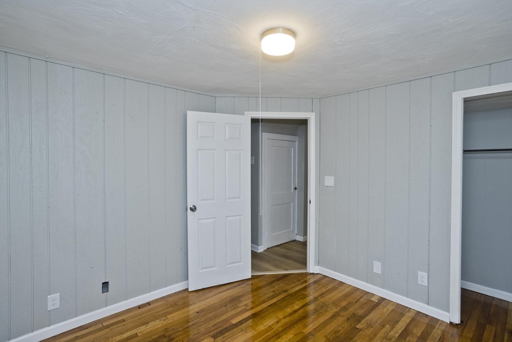 372 El Paso Street Springfield, MA 01104 - Photo 17 of 25 Gallery Image 17