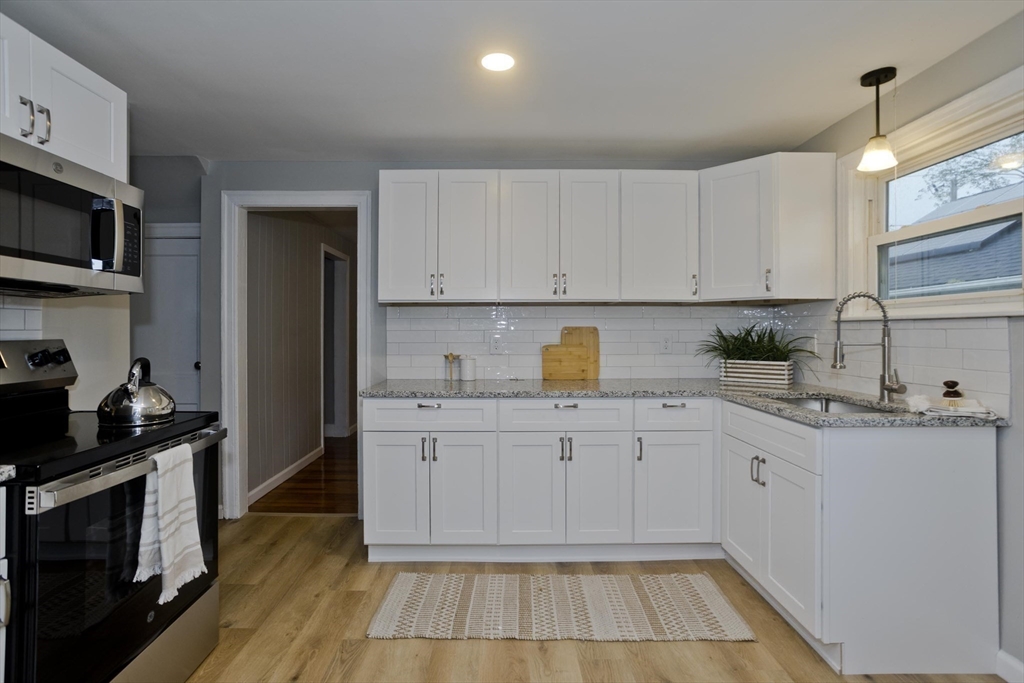372 El Paso Street Springfield, MA 01104 - Photo 7 of 25 Gallery Image 7