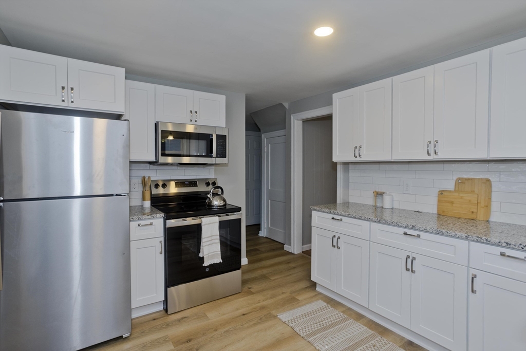 372 El Paso Street Springfield, MA 01104 - Photo 8 of 25 Gallery Image 8