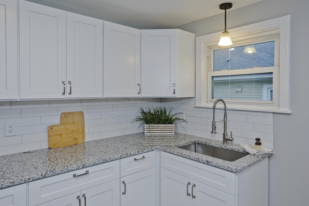 372 El Paso Street Springfield, MA 01104 - Photo 10 of 25 Gallery Image 10