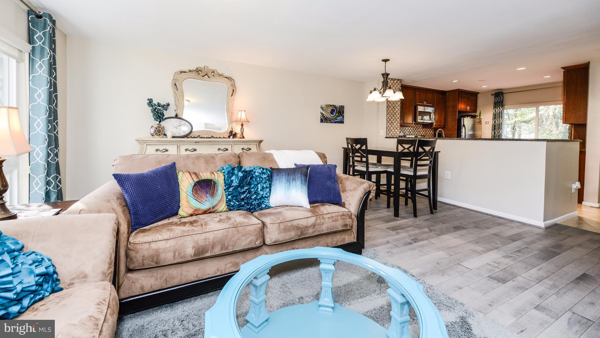 2281 Chestnut Burr Court Reston, VA 20191 - Photo 2 of 27 Living Room
