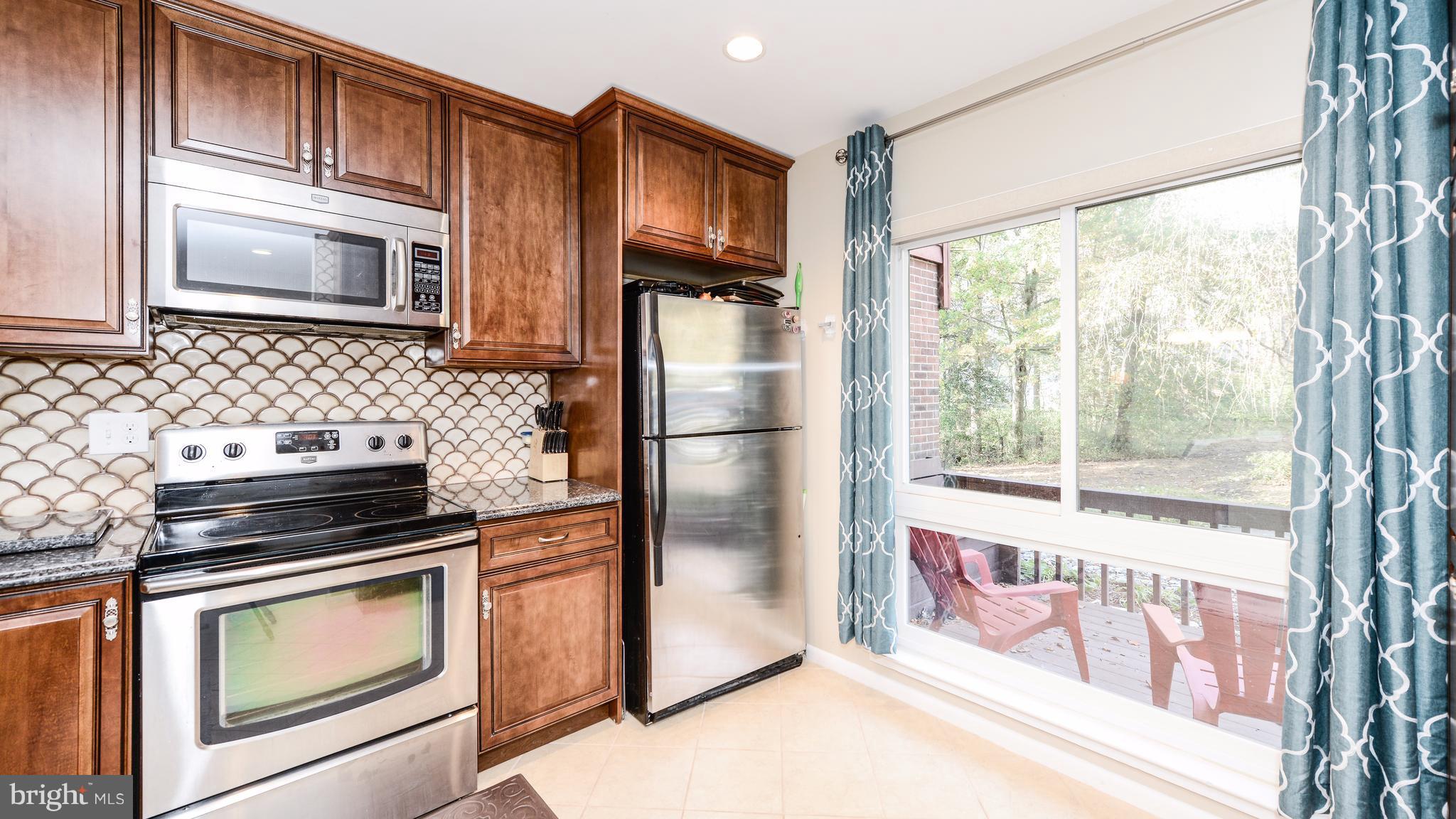 2281 Chestnut Burr Court Reston, VA 20191 - Photo 11 of 27 Kitchen