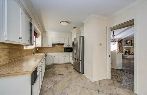 $329,900 | 10915 Kitty Brook Drive, Houston, TX 77071