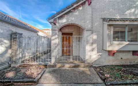 $329,900 | 10915 Kitty Brook Drive, Houston, TX 77071