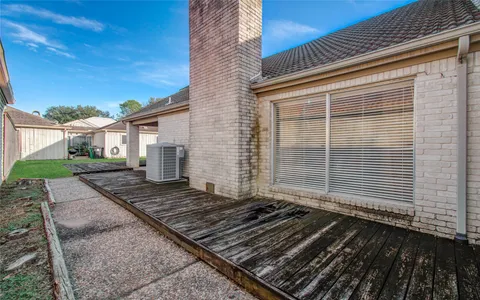 $329,900 | 10915 Kitty Brook Drive, Houston, TX 77071