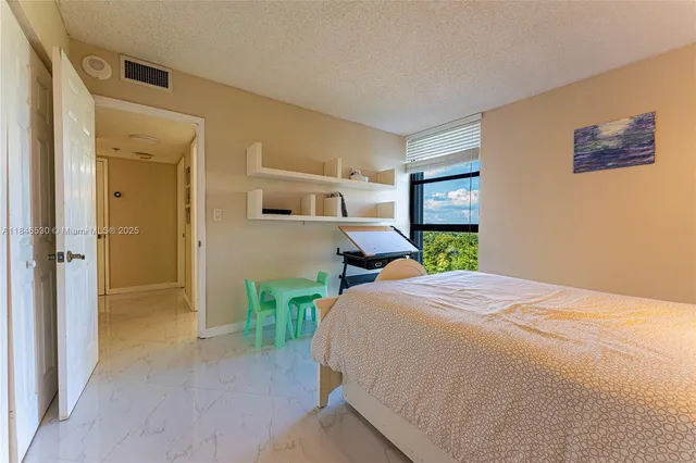 $2,950 | 20225 Northeast 34th Court, Unit 818, Aventura, FL 33180