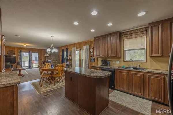 $336,000 | 29055 Pike 338, Middletown, MO 63359