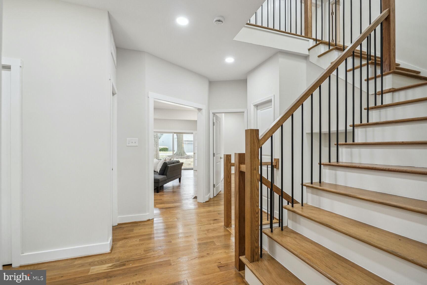 2215 Burgee Court Reston, VA 20191 - Photo 8 of 41 Entrance with grand foyer