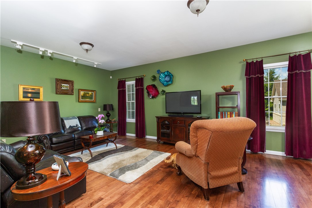 401 Laten Knight Road Cranston, RI 02921 - Photo 19 of 49 Family room